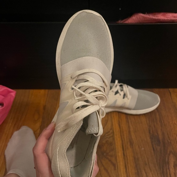 Adidas Women’s Tubular Viral W Sneakers - Picture 3 of 4